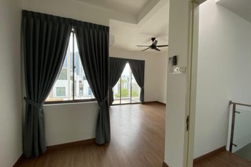 Lake Point Residence