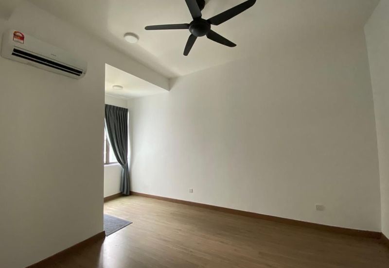 Lake Point Residence