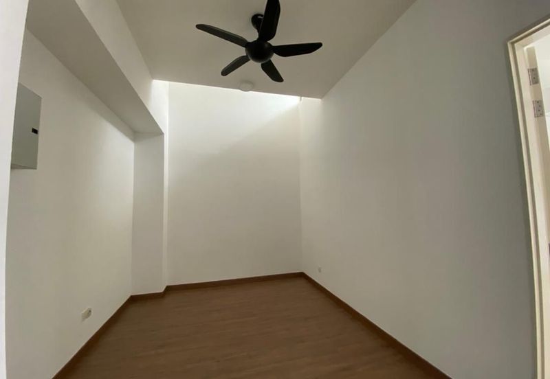 Lake Point Residence