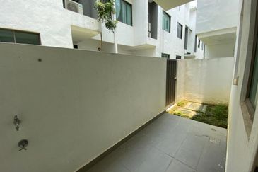 Lake Point Residence