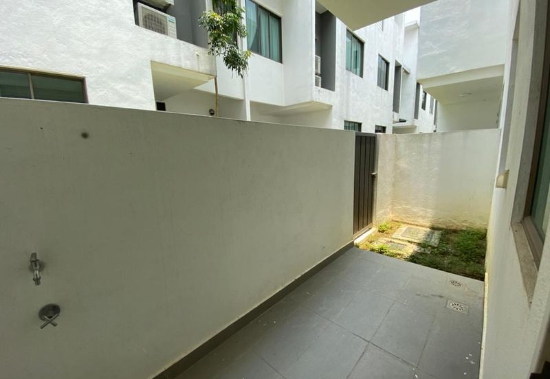 Lake Point Residence