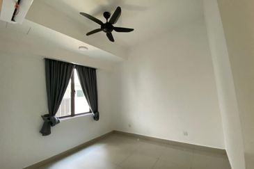 Lake Point Residence