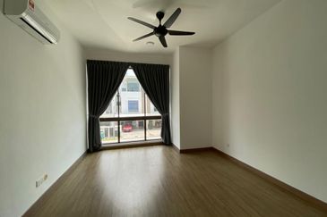 Lake Point Residence