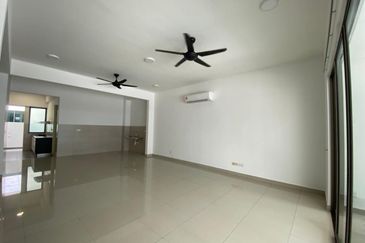 Lake Point Residence