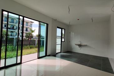 Jewels of Grasmere, Setia Marina