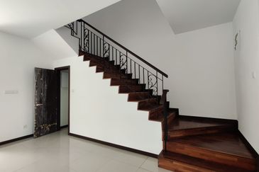 Jewels of Grasmere, Setia Marina