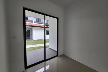 Reef Of Tropics, Setia Eco Glades