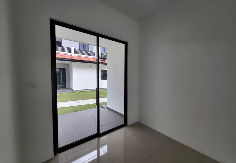 Reef Of Tropics, Setia Eco Glades