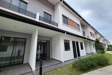 Reef Of Tropics, Setia Eco Glades