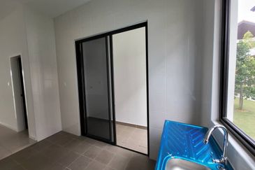 Reef Of Tropics, Setia Eco Glades