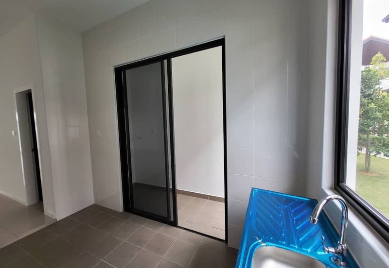 Reef Of Tropics, Setia Eco Glades