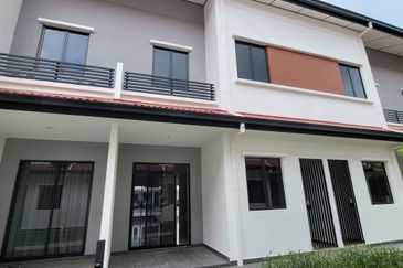 Reef Of Tropics, Setia Eco Glades