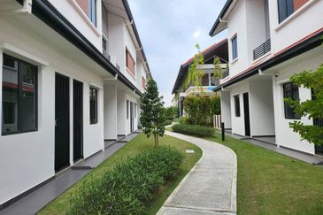 Reef Of Tropics, Setia Eco Glades