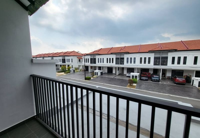 Reef Of Tropics, Setia Eco Glades