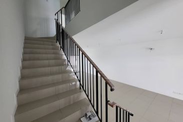 Reef Of Tropics, Setia Eco Glades