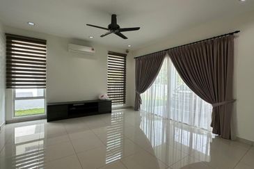 MYDiva, Perdana Lakeview East