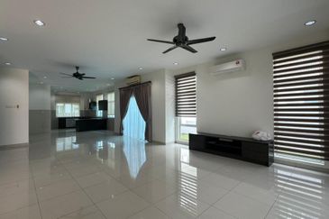 MYDiva, Perdana Lakeview East