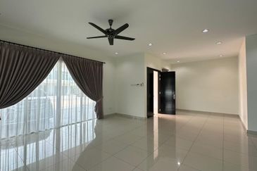 MYDiva, Perdana Lakeview East