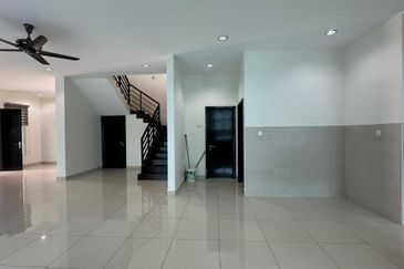 MYDiva, Perdana Lakeview East