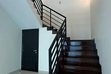 MYDiva, Perdana Lakeview East