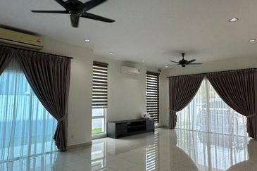 MYDiva, Perdana Lakeview East