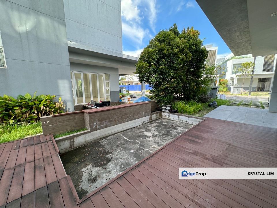 Lakefront Villa 3.5 storey Bungalow, Selangor, Cyberjaya