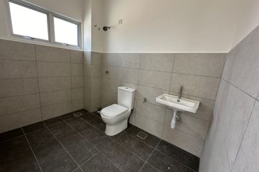 62 Idaman (NEW LANDED), Sepang