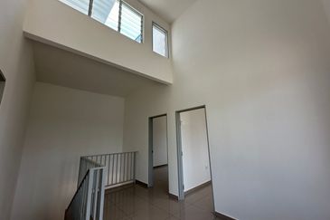 62 Idaman (NEW LANDED), Sepang