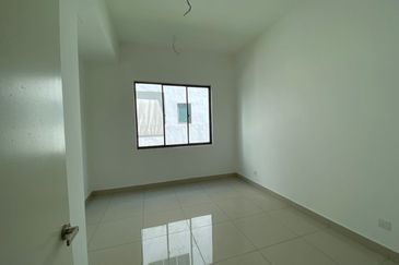 Lake Point Residence