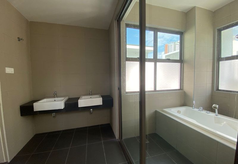 Lake Point Residence