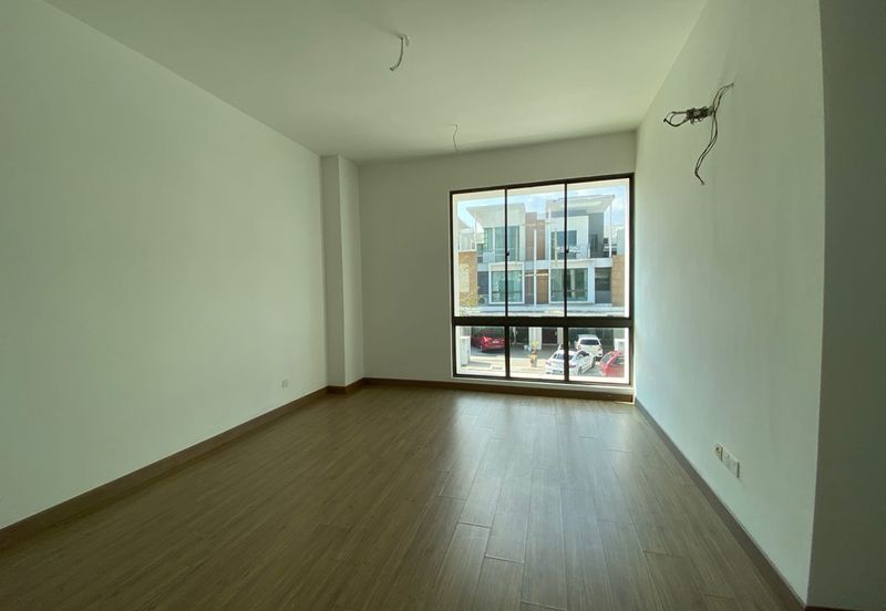 Lake Point Residence