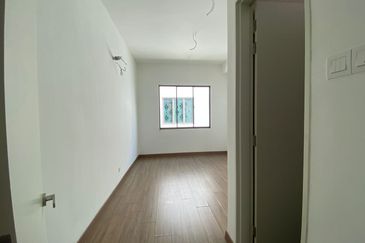 Lake Point Residence