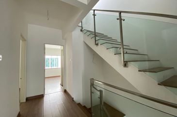 Lake Point Residence