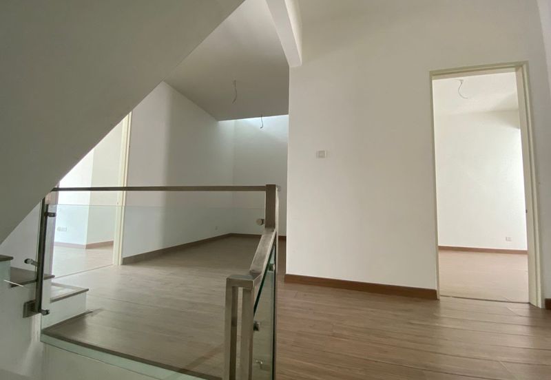 Lake Point Residence