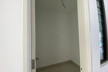 Lake Point Residence