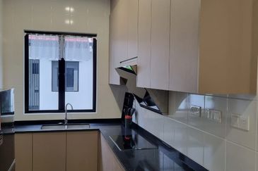 Reef Of Tropics, Setia Eco Glades