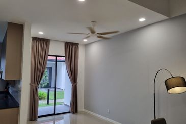 Reef Of Tropics, Setia Eco Glades