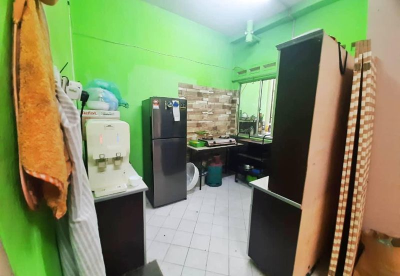 Taman Pulai Utama Flat