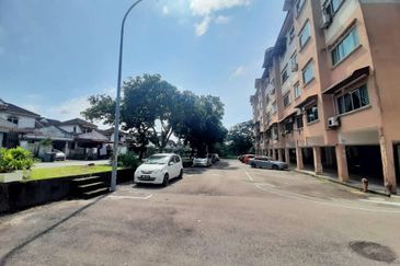 Taman Pulai Utama Flat
