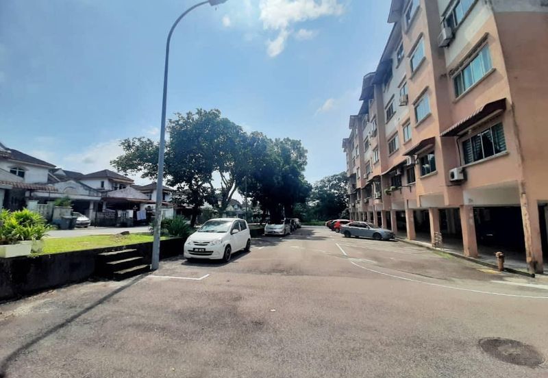 Taman Pulai Utama Flat