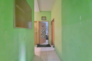 Taman Pulai Utama Flat