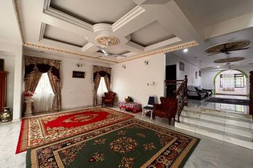 Banglo 2 Tingkat Segamat [9 Bilik]