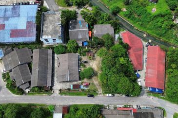 Mukim Plentong Individu Title 3 Lot