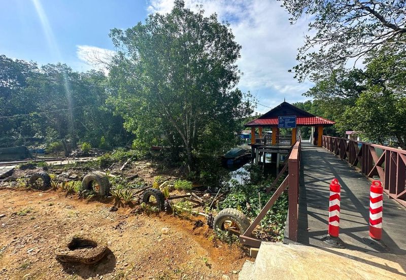 Massive Land Lot 200 acres in Tanjung Surat, Kota Tinggi