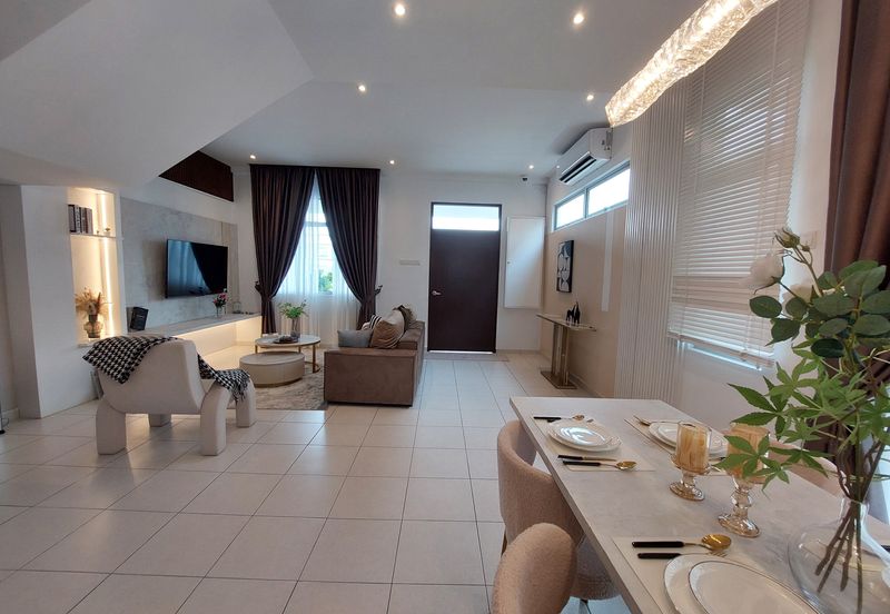 Blossom, Scientex Jenjarom