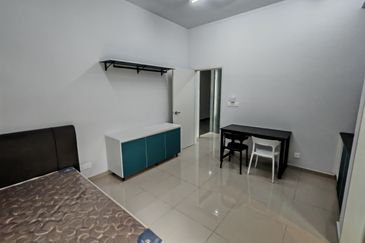 KOMPLEKS MIDLANDCITY