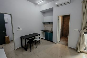 KOMPLEKS MIDLANDCITY