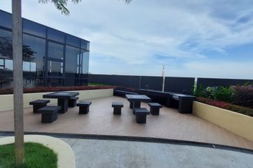 KOMPLEKS MIDLANDCITY