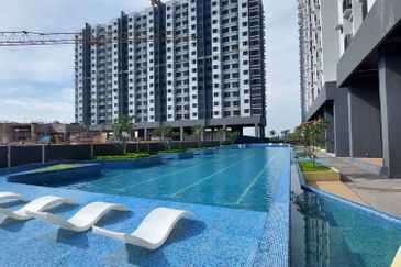 KOMPLEKS MIDLANDCITY