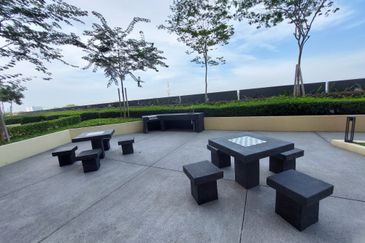 KOMPLEKS MIDLANDCITY